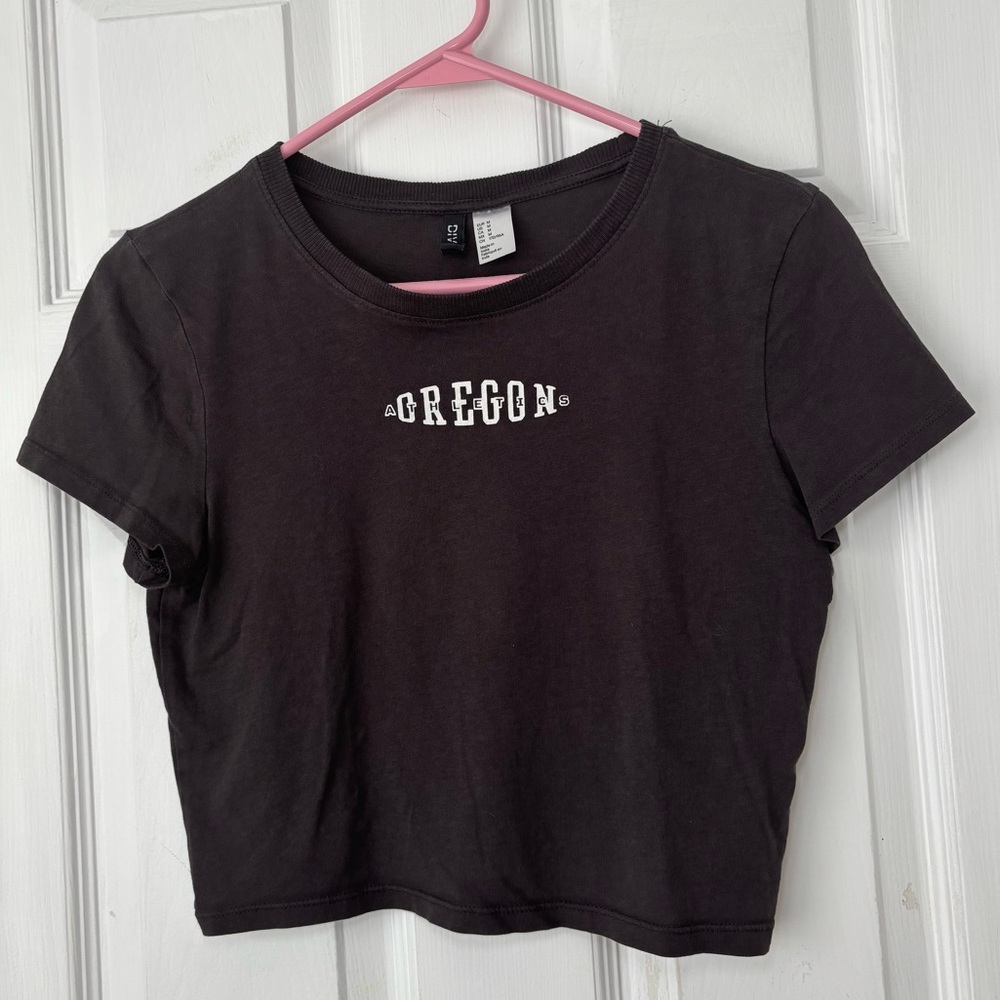H&M Divided Black & White Oregon Athletics Cropped Tee